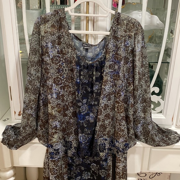 161. City Chic Dress Oversized floral open sleeve sheer top w/ zipper on skirt - Picture 4 of 11